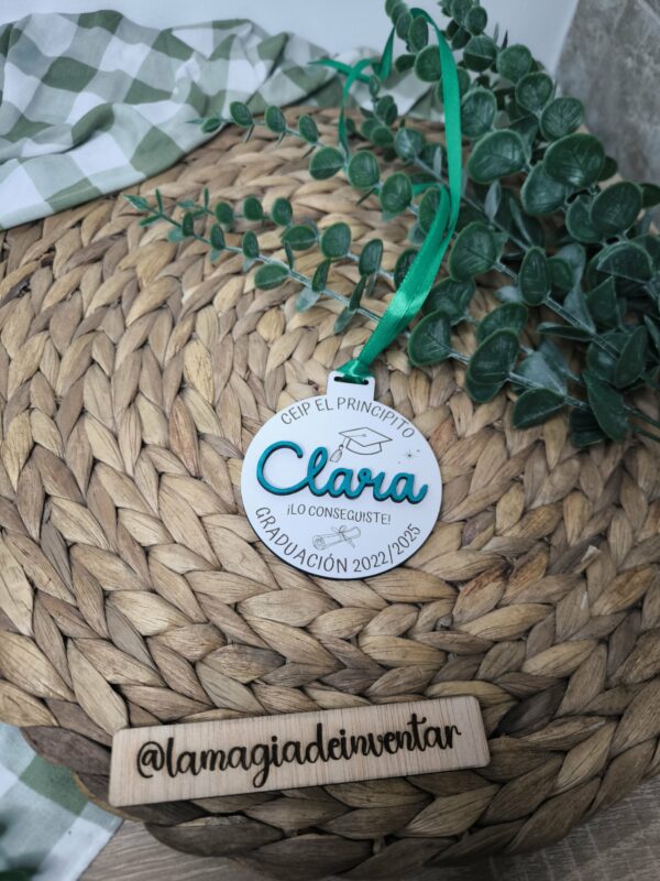 Medallas con nombre en relieve - Imagen 2