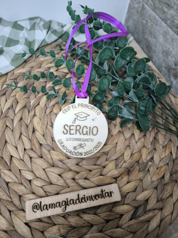 Medallas fin de curso madera - Imagen 3